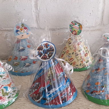 Piñatas, bolsas piñateras de 1.32lb y 3lb, velas, vasos, banderines, manteles, cortinas, juguetes, gorros, caretas,... - Img 121342410