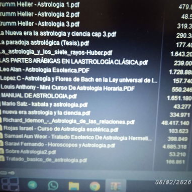 Miles de libros de religión Yoruba - Img 115659522