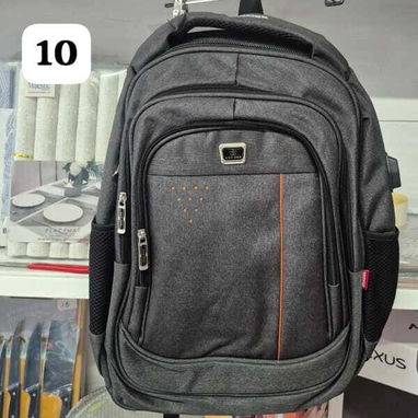 Mochila amplia y acolchada, ideal para trabajo, universidad y uso diario. 💰30 USD.Varios modelos. Escríbeme al 56249037 - 5/7