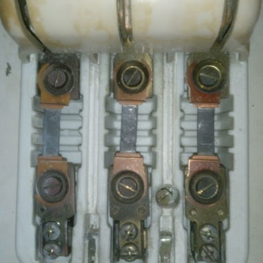 Si usted está interesado en un interruptor trifásico tipo cuchilla a 20 USD o dólares. - 2/3