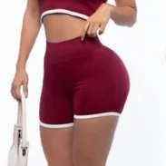 Conjunto Deportivo Acanalado de Top Corto y Shorts - Img 56295159