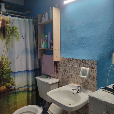 Permuto de Alamar a Centro Habana tengo apto 3 cuartos - Img 114162771