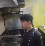 Busco trabajo como pizzero o ayudante de cocina - Img 50682836