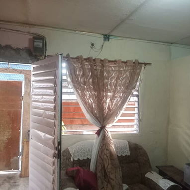 *$6500usd. En venta casa (BAJOS. PUERTA DE CALLE) en San Agustín. La Lisa. Punto de referencia: el paradero del P14 y la - Img 121288636