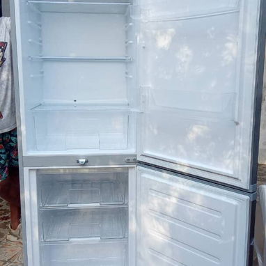 Refrigeradores Hisense con dispensador de agua, garantía y factura 52645053 - Img 123100556