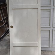 Vendo puerta de madera buena para interior sin el marco - Img 45295033