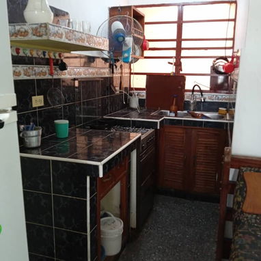 "$16.000usd CON AJUSTE. En venta  excelente y tranquilo apartamento de 2  pisos en el 1er piso interior, en El Cerro, - 4/10