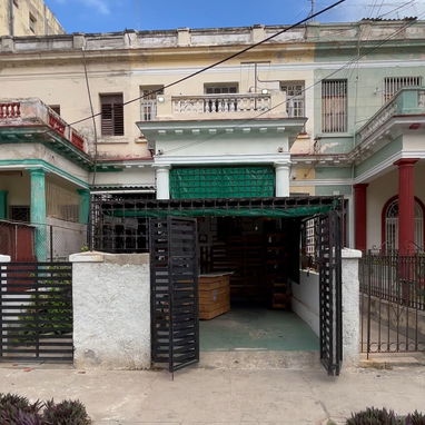 RENTA DE CASA PARA NEGOCIO EN EL VEDADO - 3/3