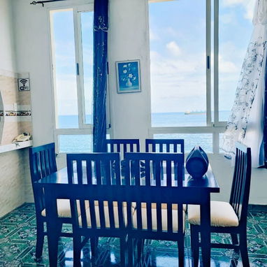 🏠 Renta De Apartamento En El Vedado Con Vista Al Mar 🌊. 💡 Tiene respaldo energético. 📱 Reservas: +5355149761 - 2/9