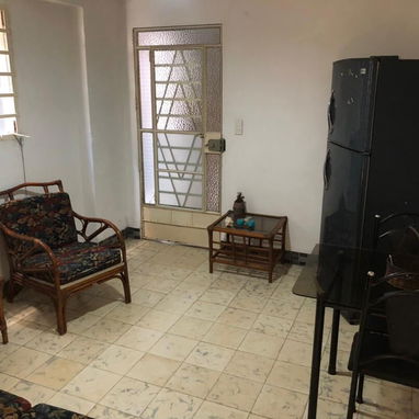 Se RENTA apartamento independiente en el VEDADO 300 usd renta lineal - Img 119418027