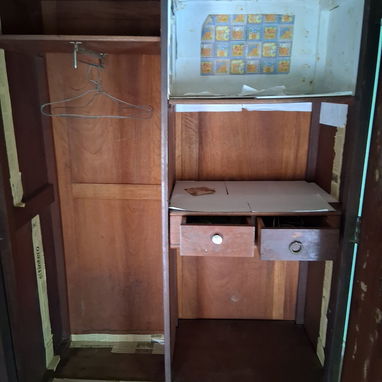 Comoda y Escaparate de madera - 7/9