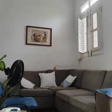 Apartamento MUY LUMINOSO (pasillo NO EDIFICIO)en bajos  muy cerca de la intersección de 100 y 51, Marianao - 4/9
