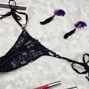 Ropa femenina con el personalizado - Img 55943236