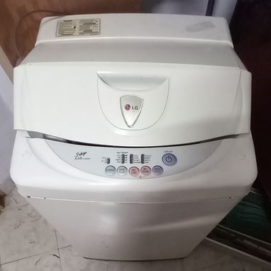SE VENDE LAVADORA DE USO - Img 122106304