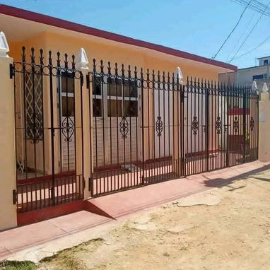 Se confeccionan trabajos de herrería - 5/10