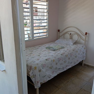 Casa en bajos de puerta de calle - Img 121114250
