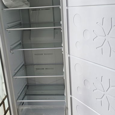Freezer  vertical CHiQ Modelo CQFU13. de 113.5 pies de uso - 2/3