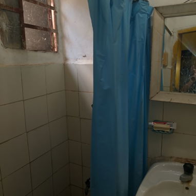 *$16.000usd. Ajuste con $ en mano. En venta casa de 2 plantas en Marianao. A 2 cuadras de 51 y a 2 de 114. - Img 123066660