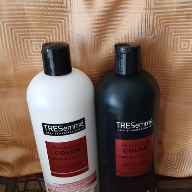 en venta tinte negro natural y juego de Champú y acondicionador marca tresseme 828ml - 2/2