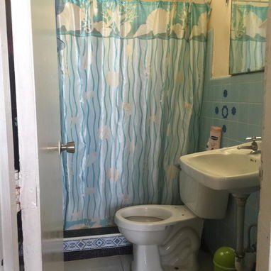 Vendo apartamento en el vedado frente al malecón - Img 87043635
