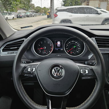 Volkswagen Tiguan SE 2021 | 34 mil millas • 3 filas • Techo panorámico • Impecable - 6/10