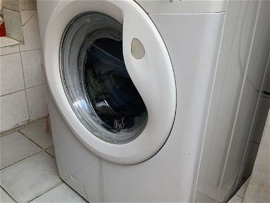 Se vende lavadora automática de carga frontal Daytron - Img 65766930