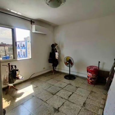 APARTAMENTO IMPECABLE DE 2 CUARTOS EN EL CERRO CON GRAN TERRAZA PRIVADA EN AZOTEA !!! - 4/6
