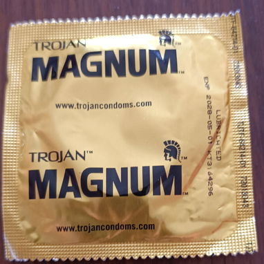 Condones.  Preservativos. FEMENINOS y MASCULINOS. - 5/8
