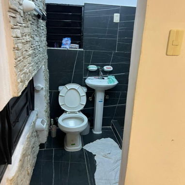 Se vende casa puerta calle en centro habana(zona soterrada) - Img 125515293