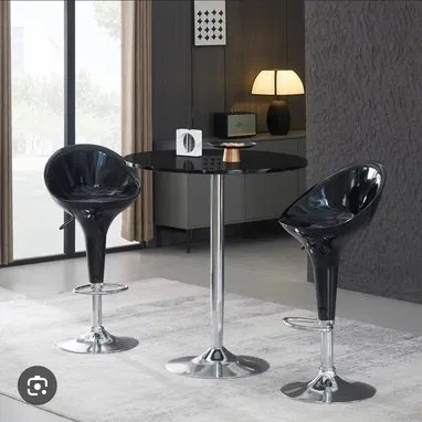 Banqueta giratoria/Silla de bar negra con base plateada comunícate con Pedro - Img 121292627