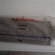 Electrodos o varillas de soldar 3 mm - Img 45896508