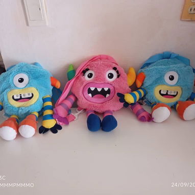 Mochila de momonsters unidades limitadas - Img 104229537