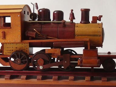Tren Humidor Locomotora tipo Mogul hecha con maderas preciosas cubanas - Img main-image