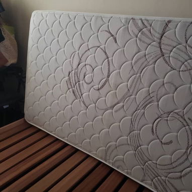 Cama personal de madera con colchón konfort prácticamente nuevo - 5/5