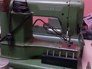 Maquina de coser ELNA eléctrica,con todos sus accesorios - Img 67697772
