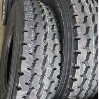 GOMAS PARA CAMIONES RASTRAS PLANCHAS CUñAS GUAGUAS ETC 11X22.5 - Img 104548716