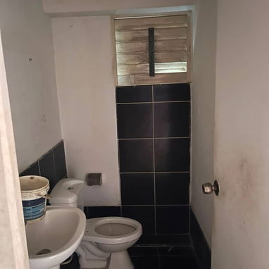 Venta de local para negocio en Playa 5ta y 84. - 3/5