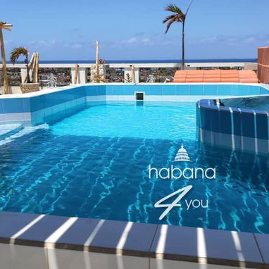 Penthouse disponible en la playa de Guanabo con mesa de billar, piscina y jacuzzi, WhatsApp+53 52463651 🌴 - Img 104435576