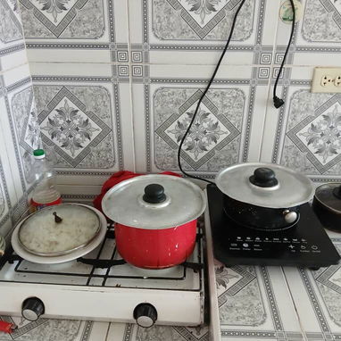 Vendo apartamento en micro x ,6to piso de 2 cuartos,en 4500 usd con todo adentro - 9/9