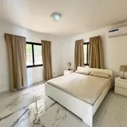 Renta lineal de 3 habitaciones en playa con inversores y paneles - Img 57668258