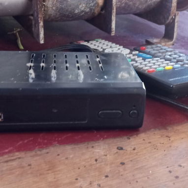 Venta de tv y cajita - 2/2