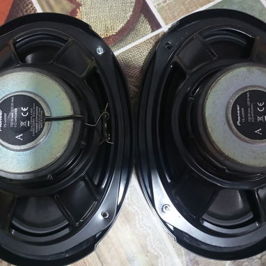 Se vende bocinas Pioneer 700 vatios - Img 123648702