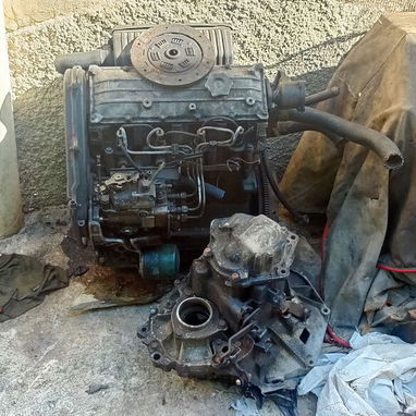 Motor de petróleo(fiat fioril) todo completo caja y motor de arranque si les interesa me puedo ajustar no tiene papeles - 3/3