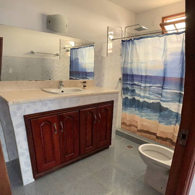 Hermosa propiedad de 2 niveles en Playa, Miramar - Img 121233837