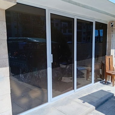 CARPINTERIA DE ALUMINIO CON CRISTAL . - 3/10