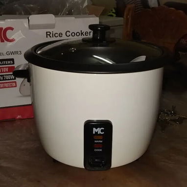 Olla Arrocera 1.8 Litros Marca MC potencia 700w Color Blanco Precio $45 USD Transporte Incluido Factura y Garantía - Img 124370208