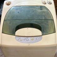 Lavadora Daewoo automatica de 6 kg con problema en el clochet pero funciona - Img 55812932