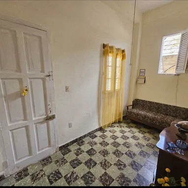 Vendo apartamento en el vedado 2/4 próximo a linea y 12 - Img 125697848