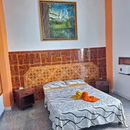 🏠*Se renta casa en Malecón, cuenta con 3 habitaciones, vista al mar cada una, respaldo energético y temática cubana - Img 58212507