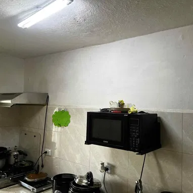🏠 Apartamento en venta en Boyeros. Se deja con 2 split, cama personal y calentador de agua. Tiene 2 habitaciones - Img 122609473